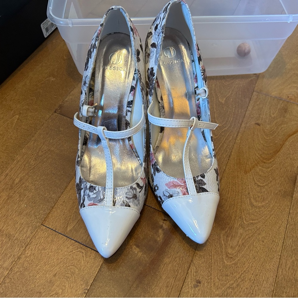 Floral Heels - Picture 2 of 3